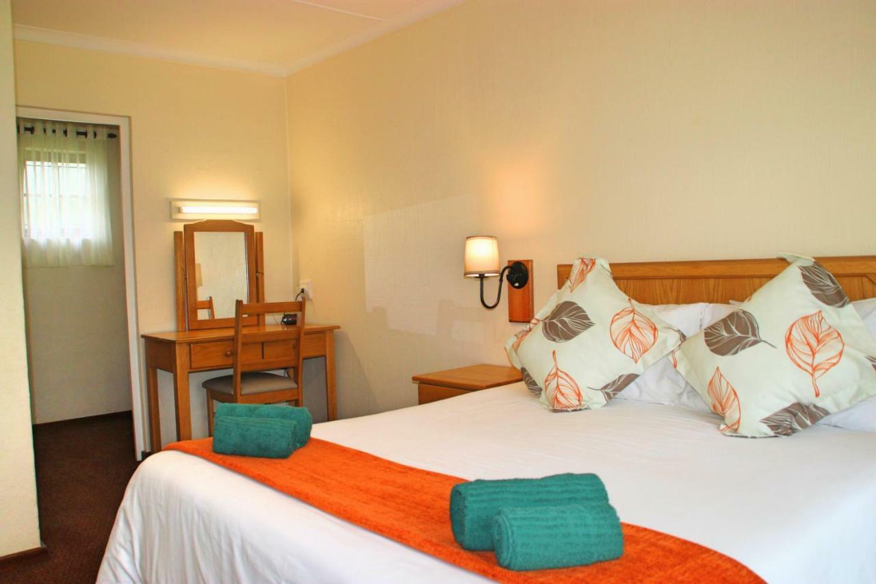 Gooderson Leisure Riverbend Chalets Self Catering And Timeshare Gold Crown Resort دراكنزبرغ غاردن المظهر الخارجي الصورة